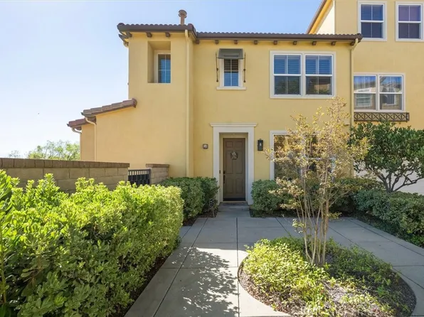27008 Pebble Beach Dr, Valencia, CA 91381