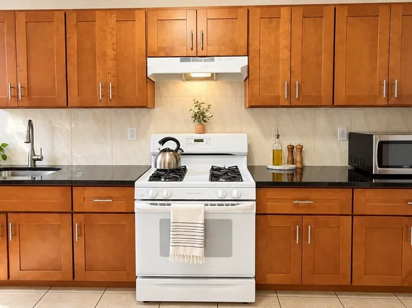 90 Jordan Ave APT 8, Jersey City, NJ 07306