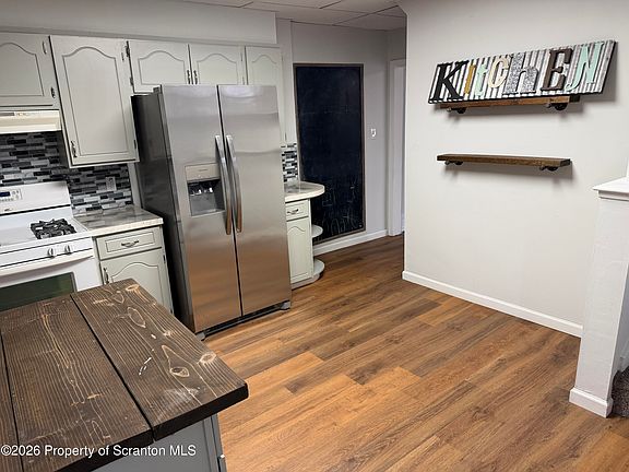 4th image of 1154 Murray St