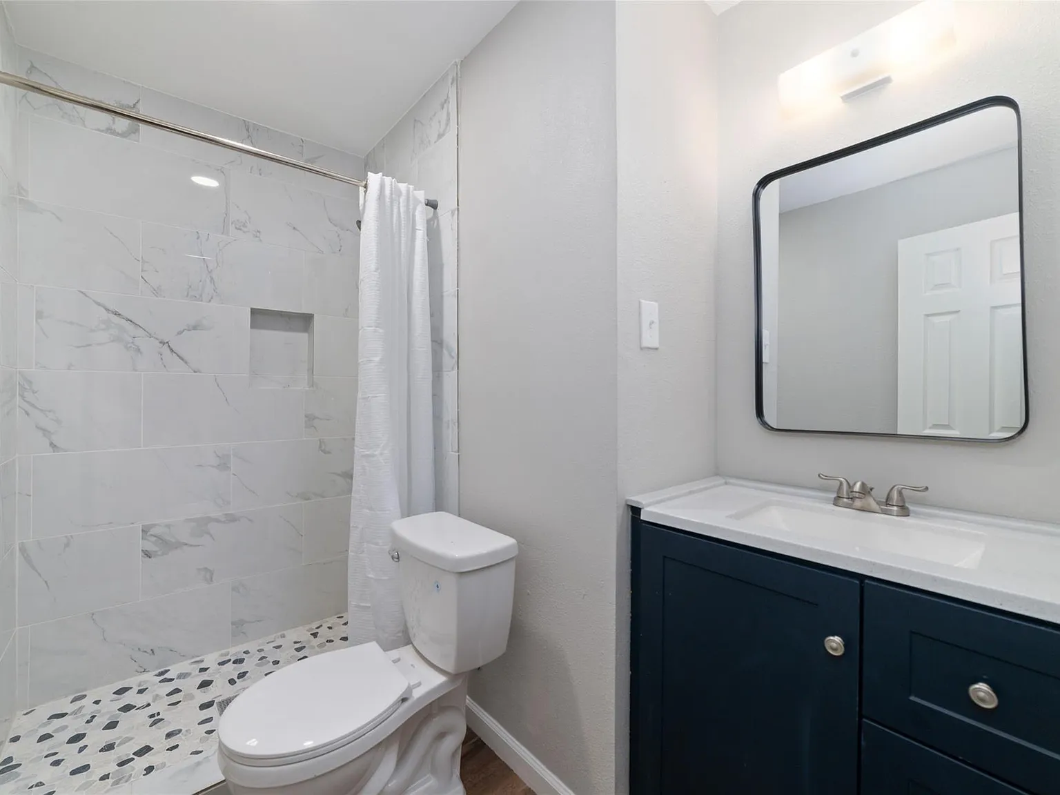 1 bed, 1.0 bath, 550 sqft, $800 — Photo 3