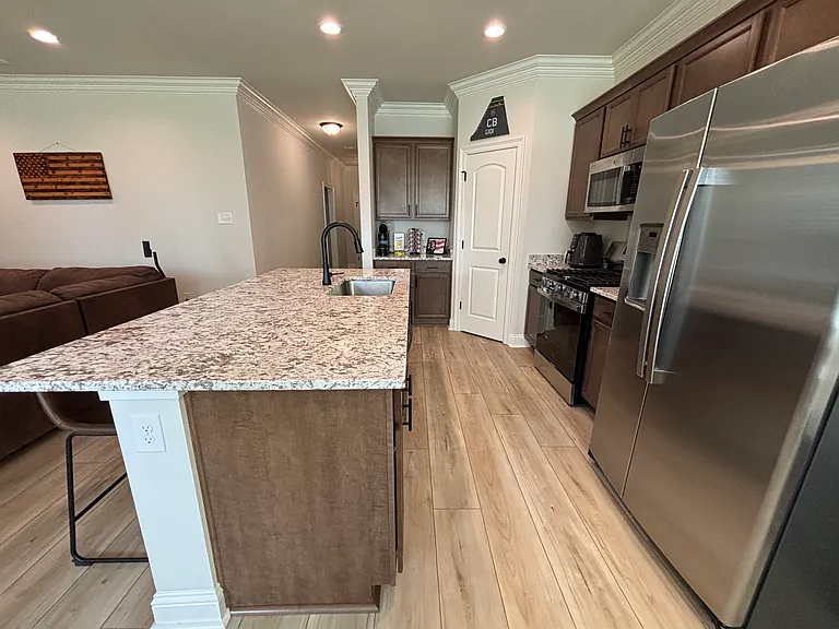 739 Venecia Dr — Photo 6