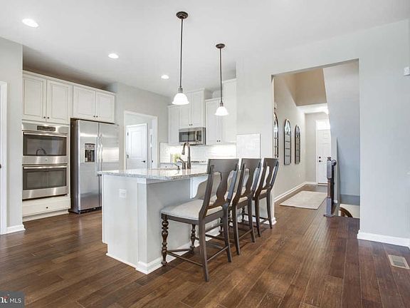 4th image of 1050 River Heritage Blvd