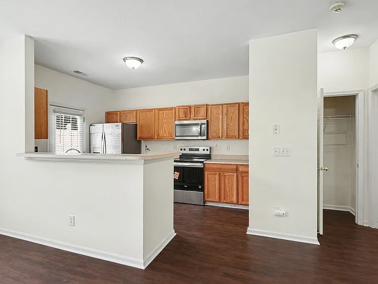 7514 Abigail Glen Dr — Photo 6