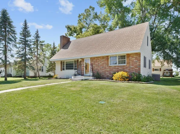 218 2nd Ave S, Waldorf, MN 56091