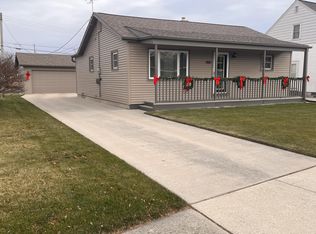 409 S 30th St, Manitowoc, WI 54220