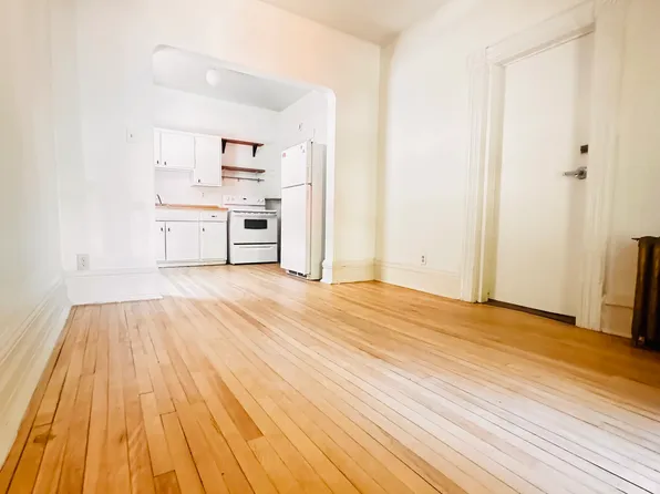 168 1st Ave #1, Ottawa, ON K1S 2G4