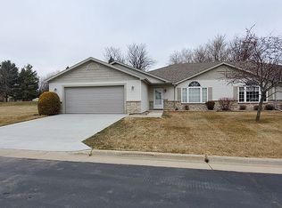 4541 Meadow Lakes Ln NW, Rochester, MN 55901