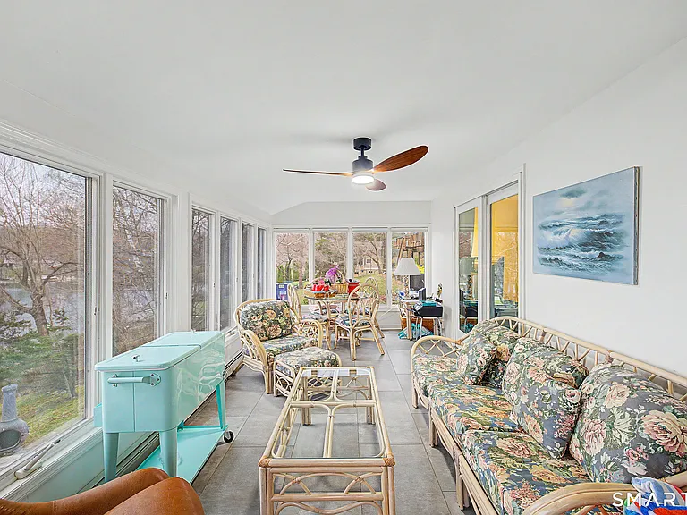 14 Shore Rd — Photo 15