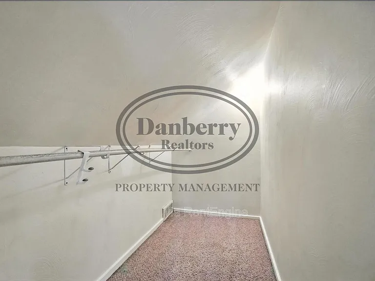 822 Searles Rd — Photo 32