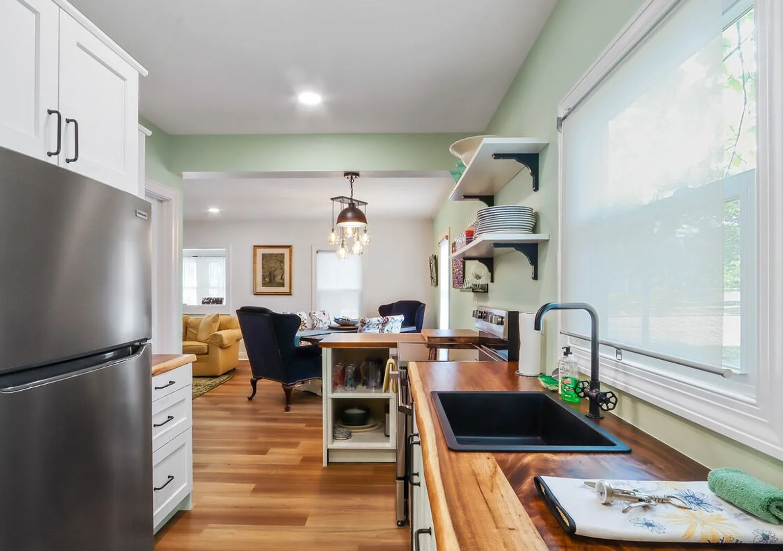 Dog-Friendly Downtown Lake Geneva Home Available for Monthly & Mid-Term Rentals — Photo 4