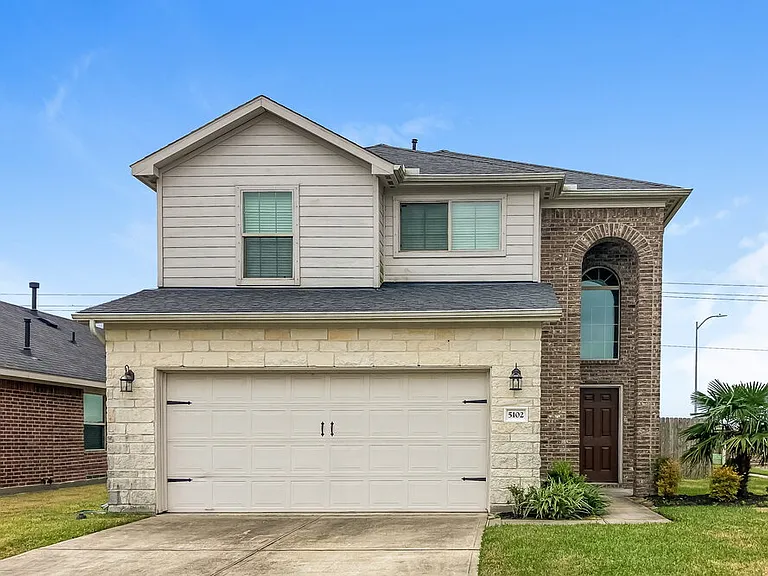 5102 Lagoon Ct — Photo 1