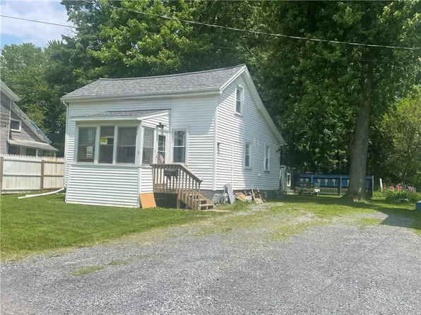 6 Taylor Ave, Waterloo, NY 13165