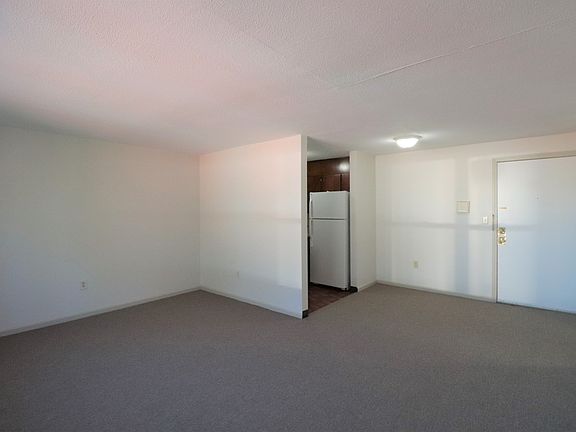 3rd image of 50 Allen Pl APT C10