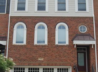516 Hollingsworth Ter, Herndon, VA 20170