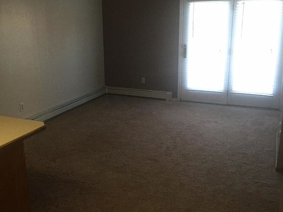 3rd image of 164 Syracuse Ct APT 2