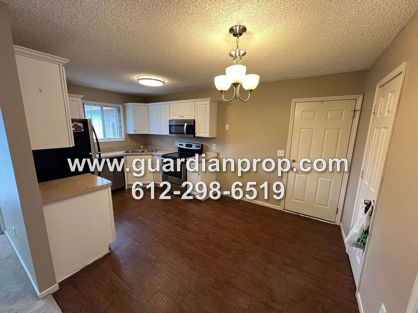 Coon Rapids Townhome Available Now, Open Floor Plan, Stainless Appliances, Attached Garage — Photo 2