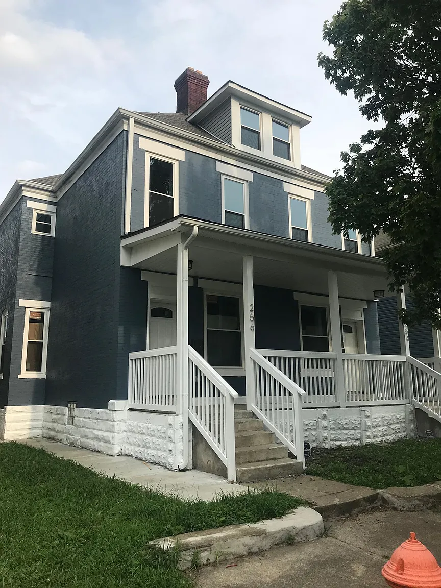 256 N 17th St photo 1