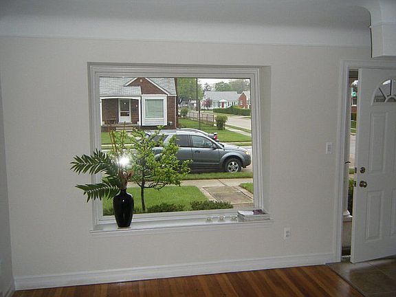 3rd image of 23376 Wilmot Ave