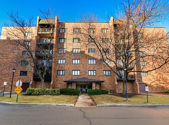 2nd image of 9386 Landings Ln Unit 407