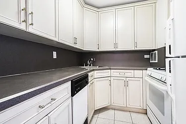 Sold by Avenue Sotheby's International Realty