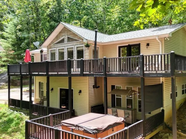 70 Martys Dr, Blairsville, GA 30512