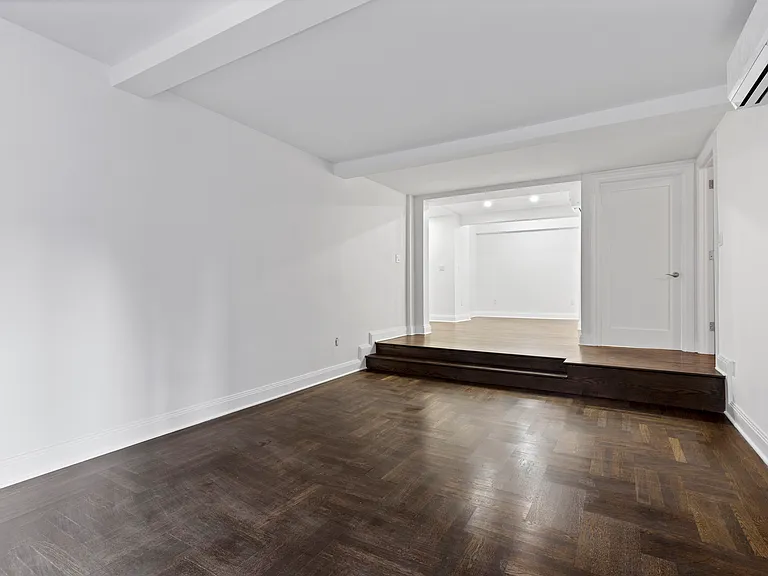 160 E 89th St #3D — Photo 6