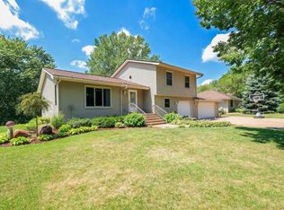 113 Canterbury Rd, Circle Pines, MN 55014