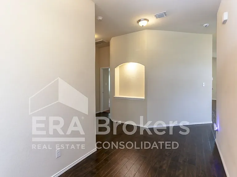 1307 Stonewall Rdg — Photo 2