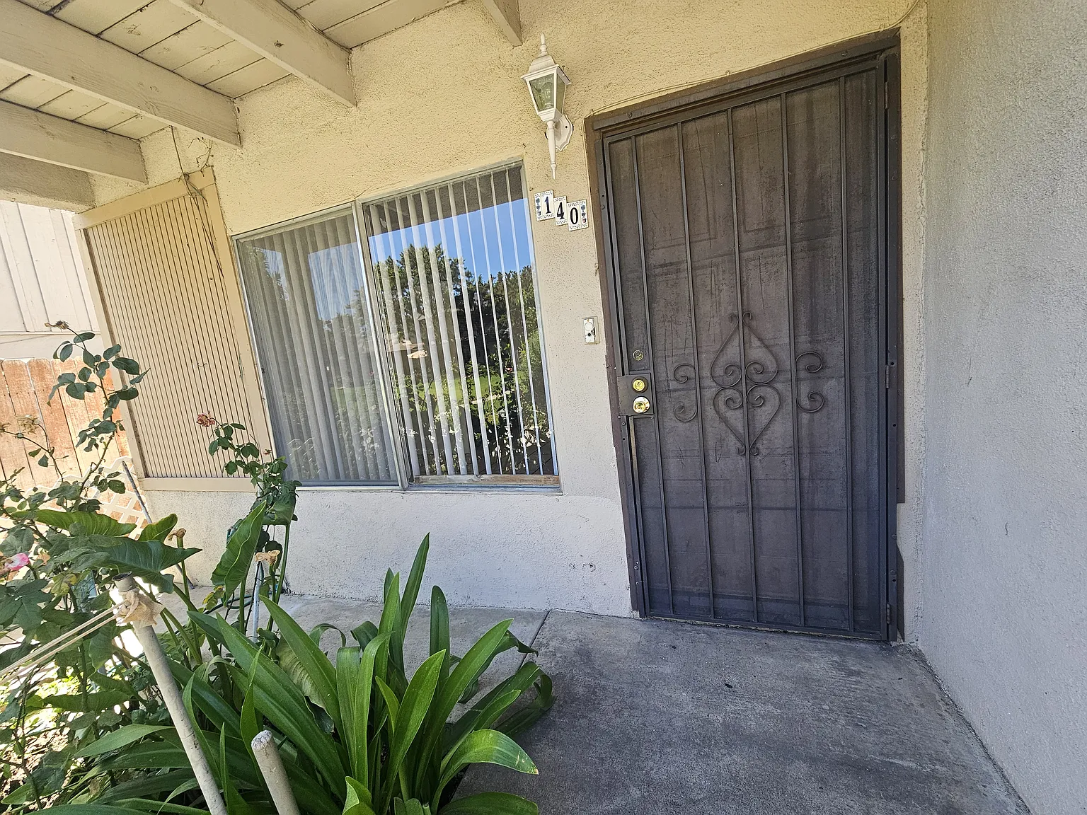 2 bed, 980 sqft, $2,600 — Photo 1