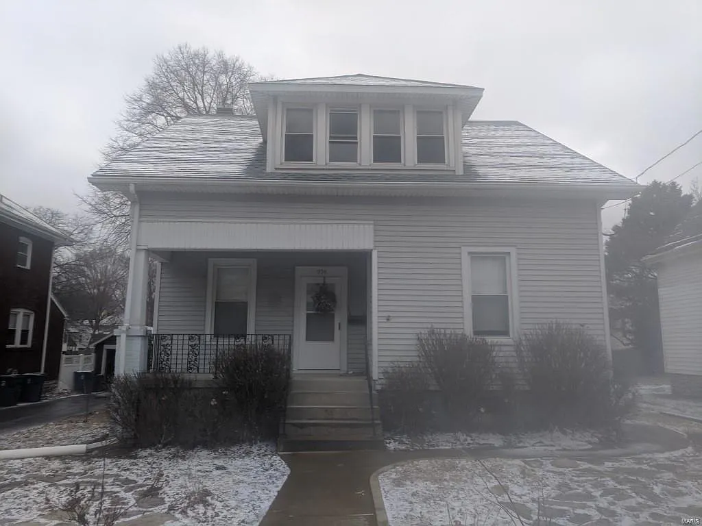 938 Pearl St photo 1