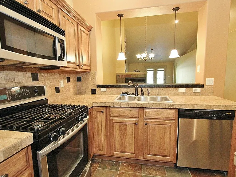 2586 S Gatewood Ln — Photo 12