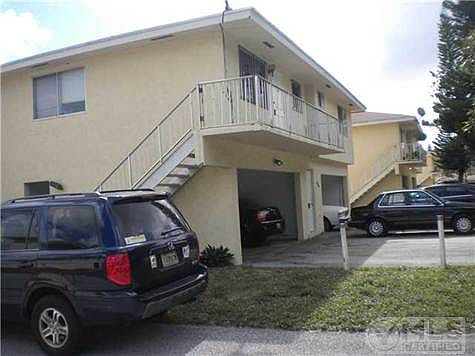 4th image of 816 W Tiffany Dr APT 4