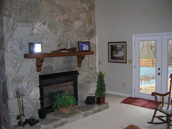4th image of 400 Holly Hills Dr