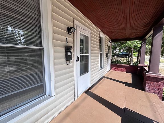 2nd image of 2037 Paris Ave NE