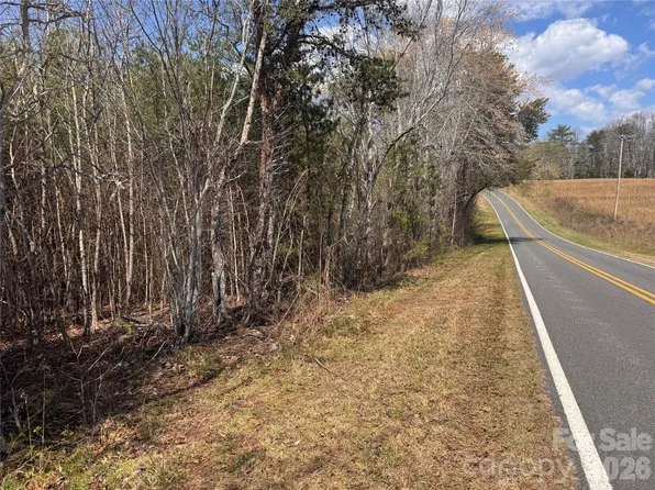 335 Woodrow Hoyle Rd, Casar, NC 28020