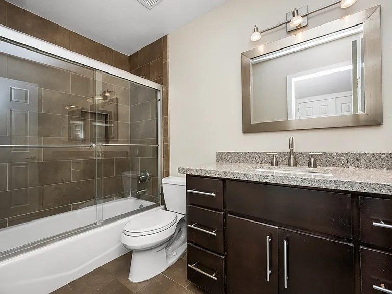 16939 Bluewater Ln — Photo 25