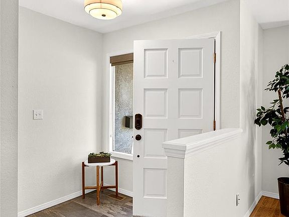 4th image of 2365 Perry Street