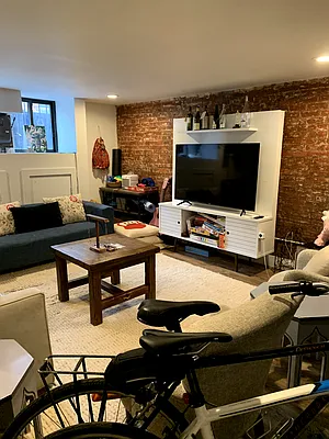 Rented by ERNY LLC | media 7