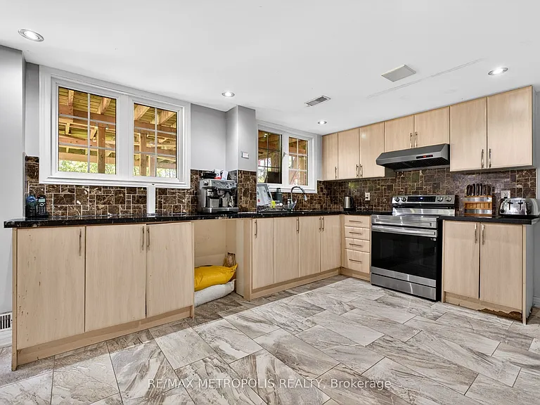 43 Williamson Dr W #BASEMENT — Photo 9