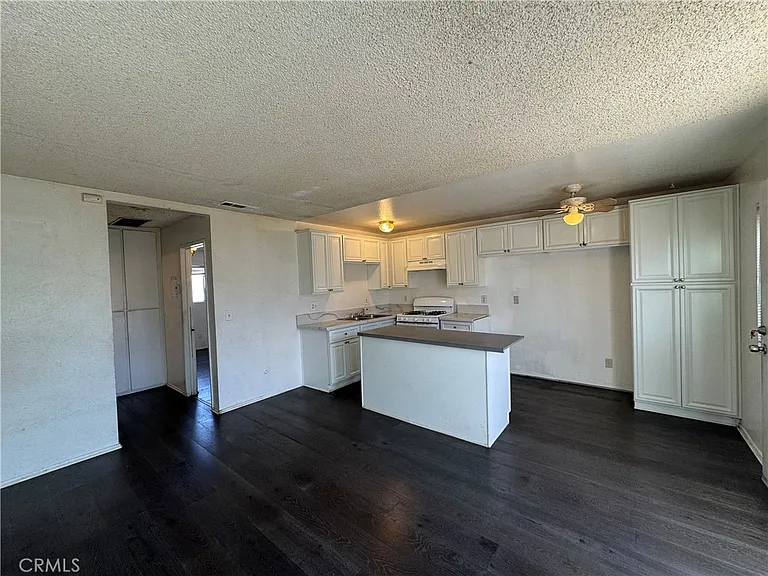 3751 Harvill Ln — Photo 3