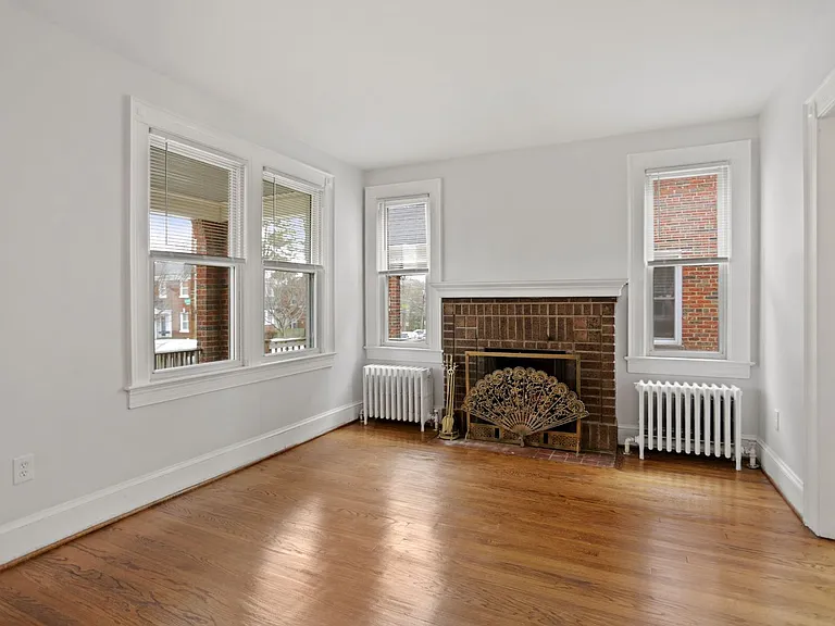 4312 10th St NE — Photo 7
