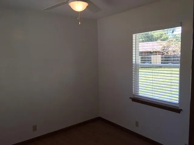 403 Somerset Rd — Photo 43