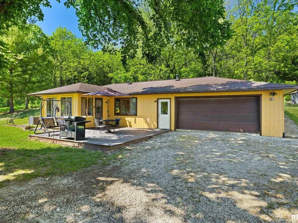 750 Washburn Rd, Washburn, IL 61570