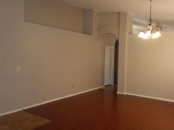 3rd image of 426 E Camino Del Abeto
