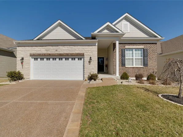 425 Barn Swallow Dr, Lake Saint Louis, MO 63367