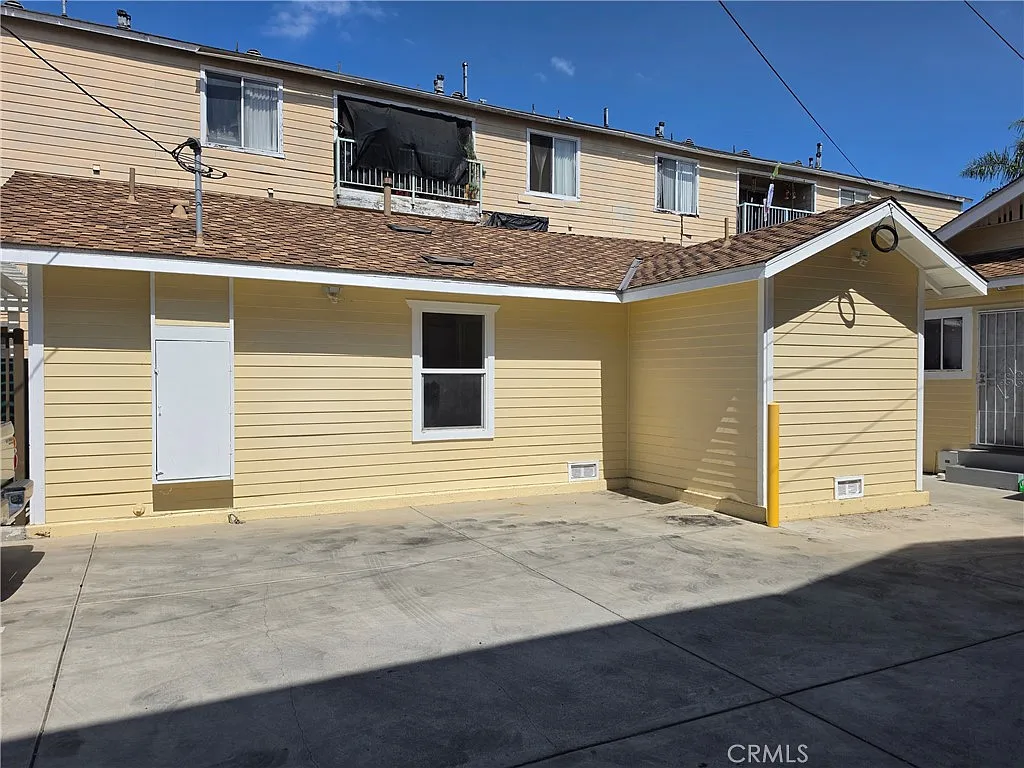 2 bed, 648 sqft, $2,950 — Photo 2