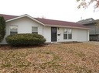7316 40th St APT 3D, Lyons, IL 60534