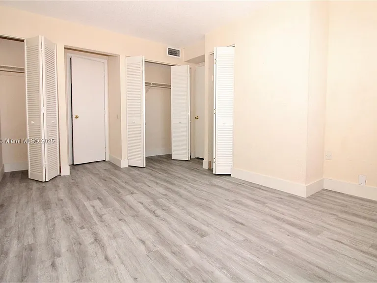 1251 NE 108th St #312 — Photo 2