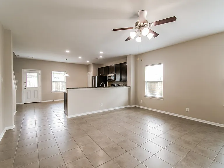 323 Ginseng Ln — Photo 5