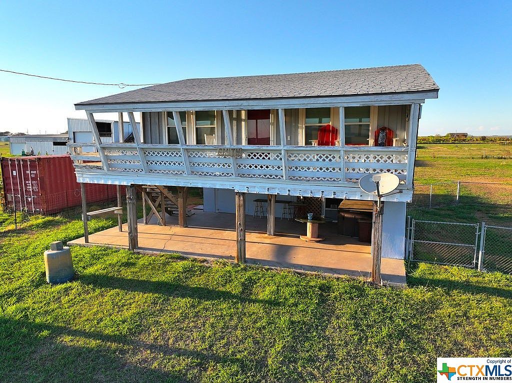 374 Peggy St E, Palacios, TX 77465 Zillow